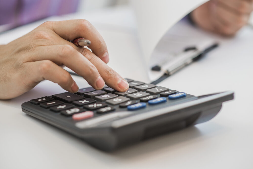 A obrigatoriedade de CNPJ para pessoas físicas que prestam serviços a empresas é uma mudança que faz parte da novas regras da tributação brasileira