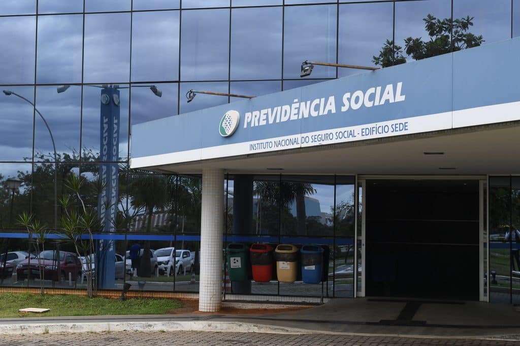O INSS Empresa exibe dados sensíveis de saúde e de benefícios dos empregados