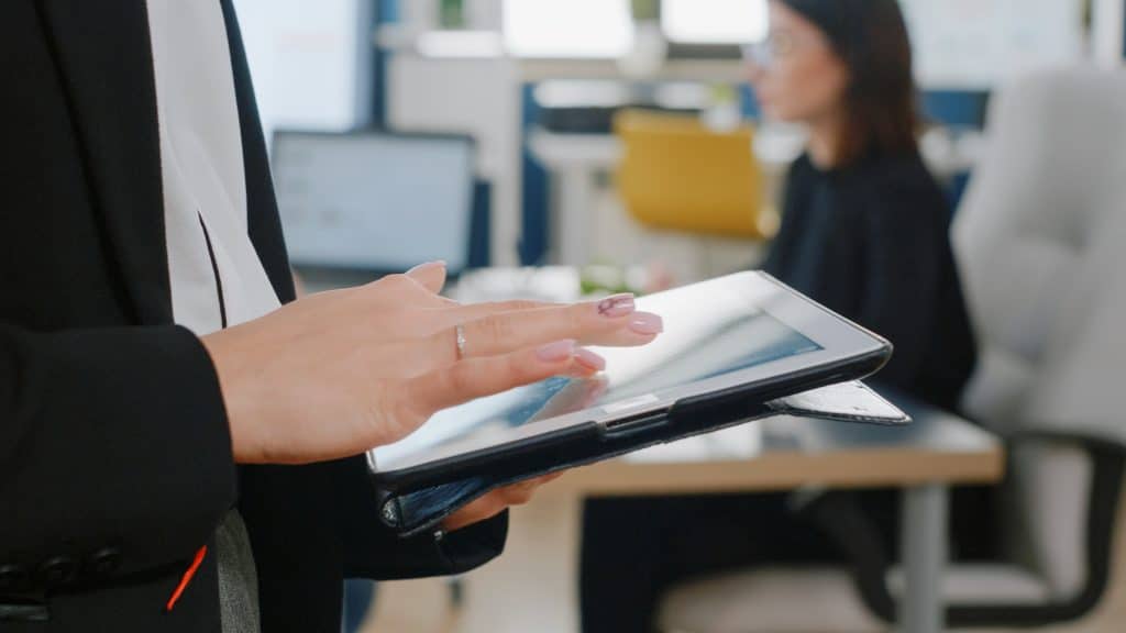 O certificado digital da empresa, conhecido como e-CNPJ, é a identidade eletrônica do seu negócio